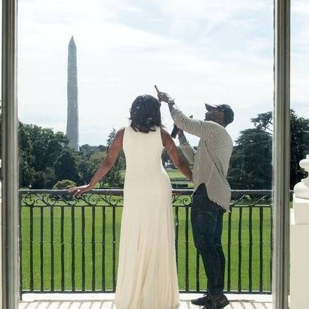 Μισέλ Ομπάμα: Τώρα απασχολεί το διαδίκτυο με τις τρίχες της