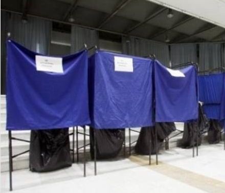 Ένα γέρικο ροτβάιλερ απέκτησε... εκλογικό βιβλιάριο!