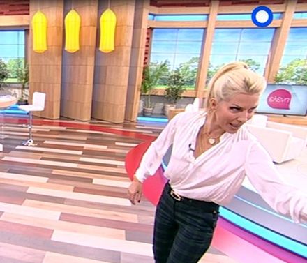 Ελένη: Την έσπρωξε ο συνεργάτης της και του τα έχωσε  on air!