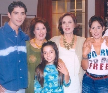 Έφυγε από τη ζωή η θρυλική θεία Τζούλια από το Άκρως Οικογενειακόν