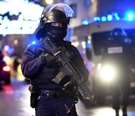 Επίθεση Στρασβούργο: Ανθρωποκυνηγητό για τη σύλληψη του δράστη και του αδελφού του (Pics+Vids)