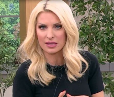 Ελένη Μενεγάκη: Το δημοσίευμα που διάβασε για εκείνη και η απάντησή της στον αέρα της εκπομπής