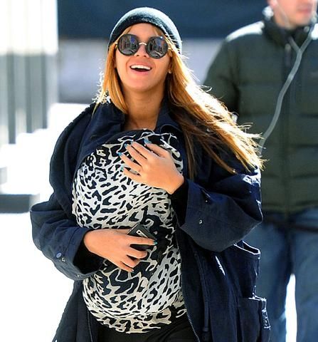 H Beyoncé θηλάζει την Blue Ivy σε δημόσιο χώρο!