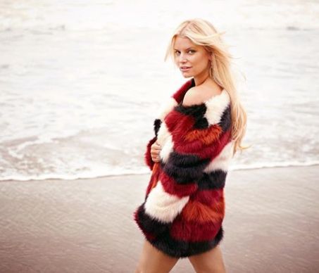 Ο 4χρονος γιος διάσημης τραγουδίστριας είναι ολόιδιος με τη μαμά του (photos)