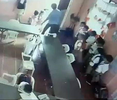 Η πρώτη ημέρα στο σχολείο μετά τις διακοπές είναι δύσκολη - Δείτε το ξεκαρδιστικό βίντεο