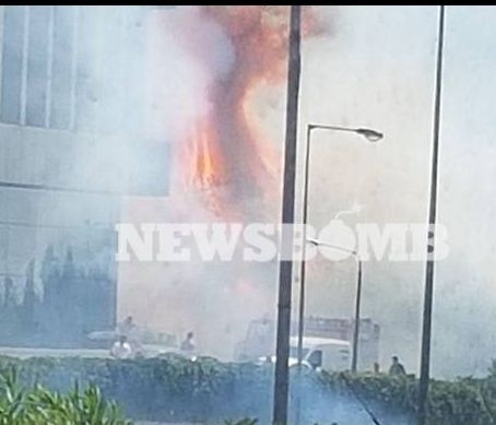 Δείτε live: Φωτιά ΤΩΡΑ στην Εθνική Οδό Αθηνών - Λαμίας (pics+vids)