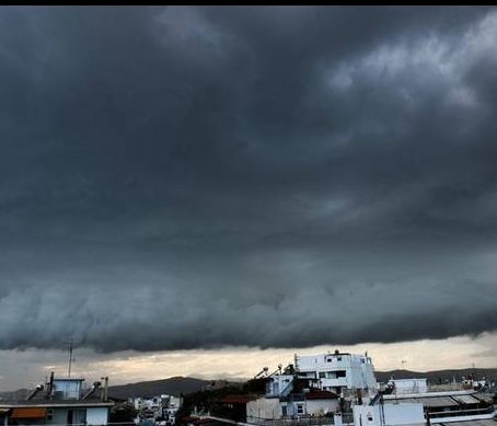 Καιρός ΤΩΡΑ: Έκτακτο δελτίο επιδείνωσης από την ΕΜΥ - Δείτε πού θα «χτυπήσει» η κακοκαιρία