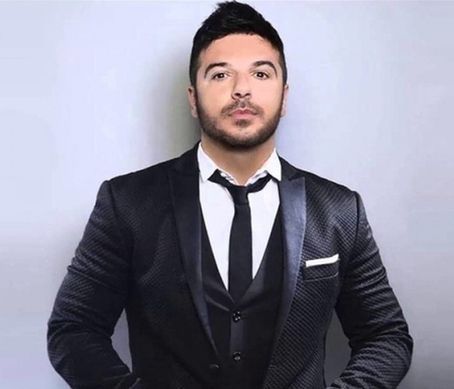 Σοκαριστικές στιγμές για τον Τριαντάφυλλο! Μπήκαν με τσεκούρια μέσα στο σπίτι του στο Πόρτο Ράφτη!