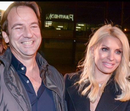 Ελένη Μενεγάκη: «Όταν ξυπνάω απλώνω το χέρι μου για να αγγίξω τον άνθρωπό μου»