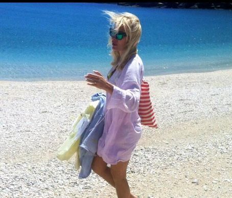 Ελένη Μενεγάκη: Όλο το πρόγραμμα των φετινών καλοκαιρινών διακοπών της