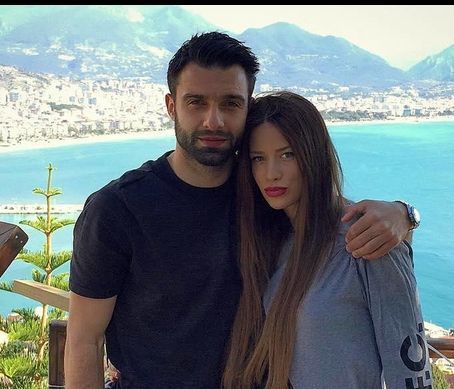 Αθηνά Πικράκη: Αποκάλυψε με μια φωτογραφία το φύλο του μωρού της