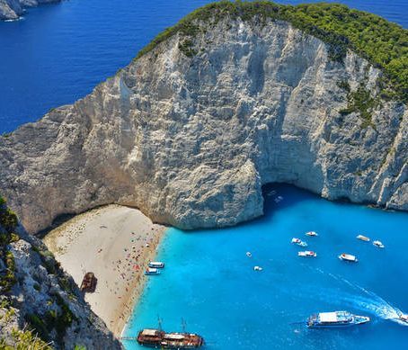 Ζάκυνθος: Άλλαξε χρώμα η θάλασσα στο «Ναυάγιο» - Οι πρώτες εικόνες μετά το σεισμό (vid)