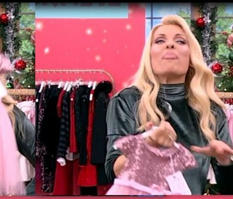 Ελένη Μενεγάκη: Γκάφα άνευ προηγουμένου – Έκρυψε το πρόσωπό της (video)