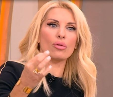 Η Ελένη Μενεγάκη έδειξε τι έφτιαξαν οι τρεις κόρες της