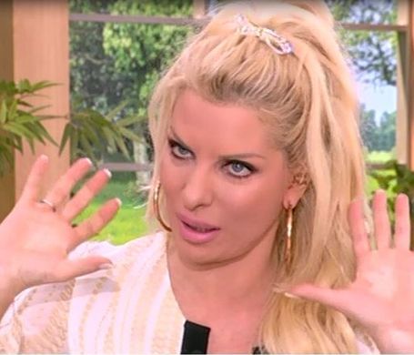Ελένη Μενεγάκη: «Άκουγα ότι κάνω παιδιά για να κάνω καριέρα. Έλεος»!