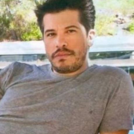 Χάρης Βαρθακούρης: Εκτός από δύο κόρες έχει κι ένα γιο! Μας τον αποκάλυψε (εικόνα)