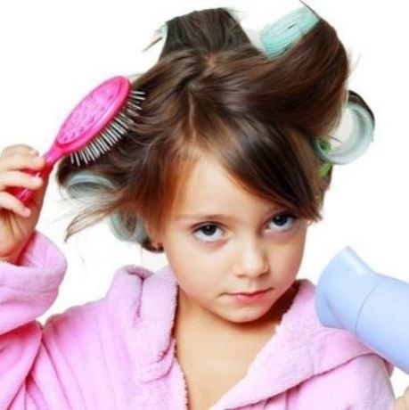 Πείτε αντίο στις αλογοουρές με 7 εύκολα χτενίσματα για τις κόρες σας! (βίντεο)