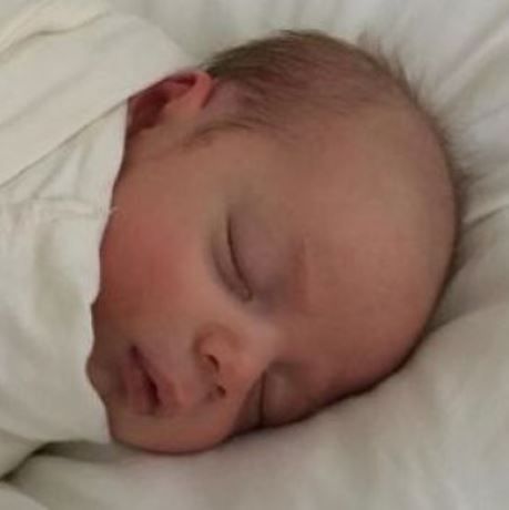 Η πιο γλυκιά φωτογραφία του γιου της την ώρα που κοιμάται, τρέλανε το διαδίκτυο!