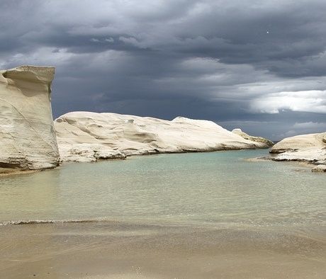 Σαρακήνικο: Μια παραλία που μοιάζει με τη Σελήνη