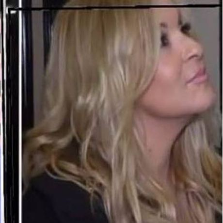 Μουτσινάς σε Γερμανού: «Την μεγαλώνει αυτό το στυλ! Ντύθηκε σαν συγγενής του Mάνου εξ’ αίματος»