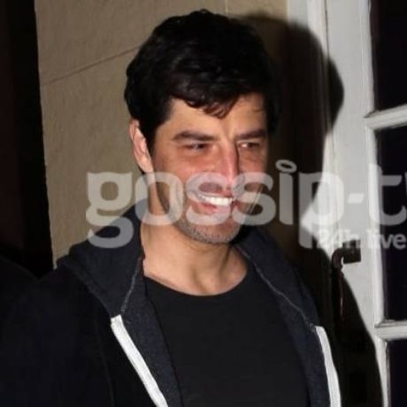 Ο Σάκης βγήκε… prive!