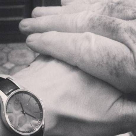 Το χάδι από τον μπαμπά και η συγκινητική ανάρτηση στο instagram