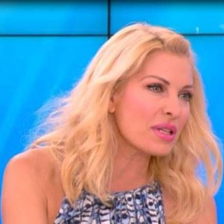 Το «παράπονο» της Μενεγάκη on air σε συνεργάτιδά της – Της πήρε το φόρεμα!