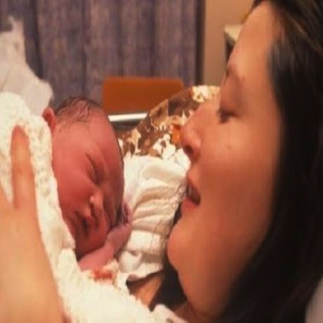 Η 7η φορά ήταν η τυχερή της! Βίωσε επιτέλους τη μητρότητα!