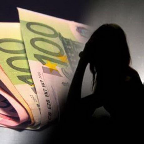 Εν ενεργεία αστυνομικός εξέδιδε τη γυναίκα του