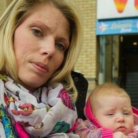 Έδιωξαν μητέρα με το 11 εβδομάδων μωρό της από σινεμά επειδή η ταινία ήταν για άνω των 15!