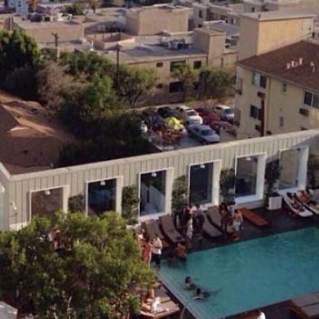 Εκλογές 2014: Αντί για το εκλογικό κέντρο πήγε Hollywood