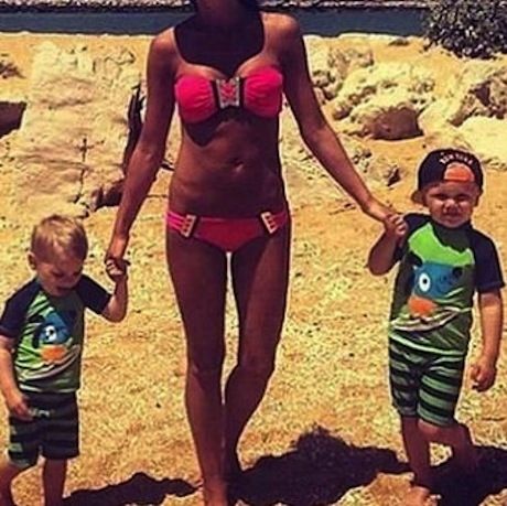 Εχει ένα από τα πιο γυμνασμένα κορμιά της σόου μπιζ κι είναι μητέρα 3 παιδιών! (εικόνες)