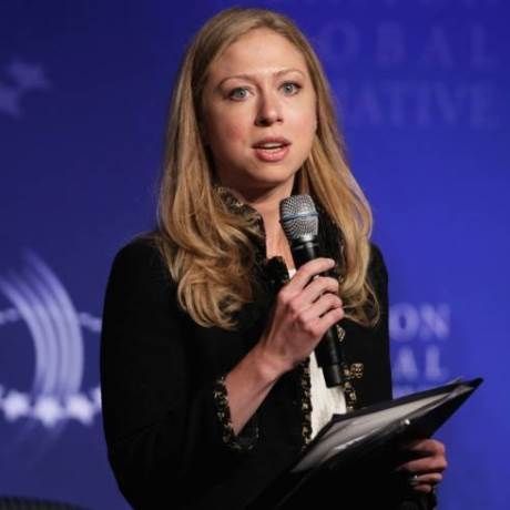 Πώς η κόρη των Κλίντον βγάζει 27.000 δολάρια το λεπτό!