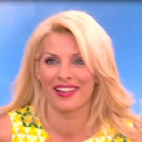 Ελένη Μενεγάκη: Έστειλε χαιρετίσματα στον… Μάκη