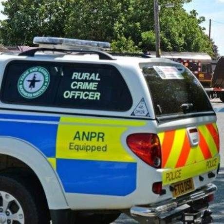 Ζευγάρι αυτοκτονεί γιατί γύρισε η κόρη τους στο σπίτι! (pics)