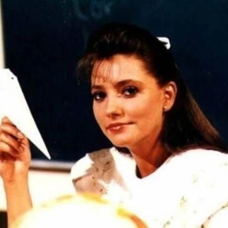 Δείτε πώς είναι σήμερα η αγαπημένη δασκάλα της σειράς «Καρουζέλ»