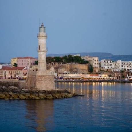 Δεκαπενταύγουστος 2014: «Βούλιαξαν» από κόσμο τα Χανιά