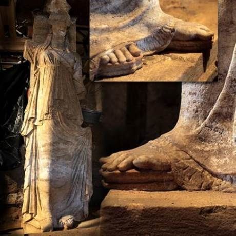 Αμφίπολη: Αποκαλύφθηκαν ολόκληρες οι καρυάτιδες...