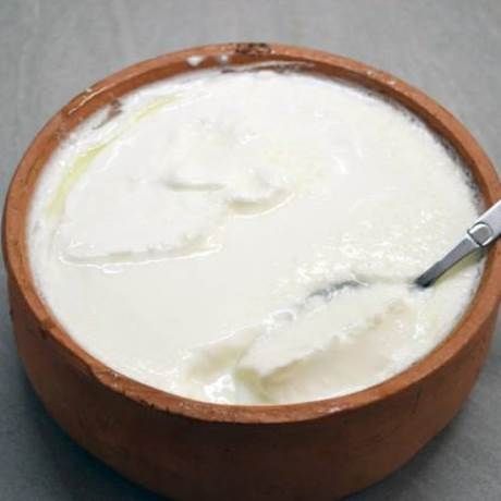 Βόλος: Υπάλληλος γιαούρτωσε τον διευθυντή του ΙΚΑ – Δείτε το βίντεο