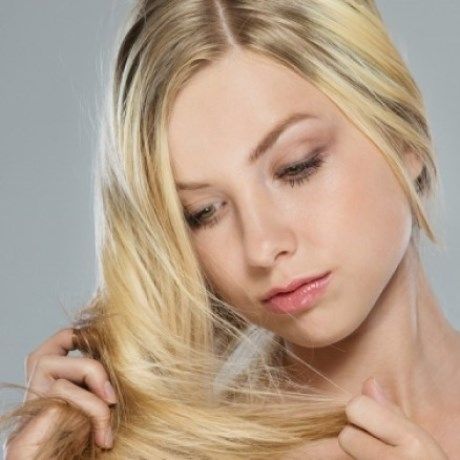 Ψαλίδα: 4 λύσεις που θα σώσουν τα μαλλιά σας