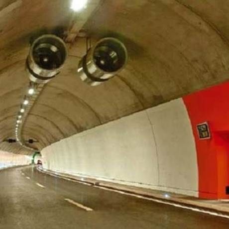 Δεν θα πιστεύετε τι όχημα καθαρίζει τα τούνελ (PICS)