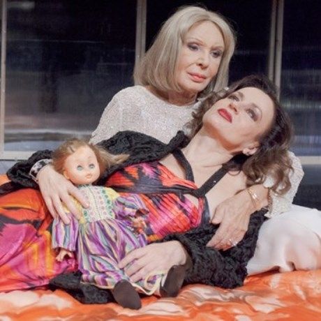 Τα πικρά δάκρυα της Πέτρα Φον Καντ - Άντζελα Μπρούσκου: Κριτική θεάτρου