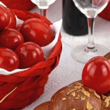 Αυτό είναι το κόλπο για να γυαλίσετε τα βαμμένα αυγά με φυσικό τρόπο!