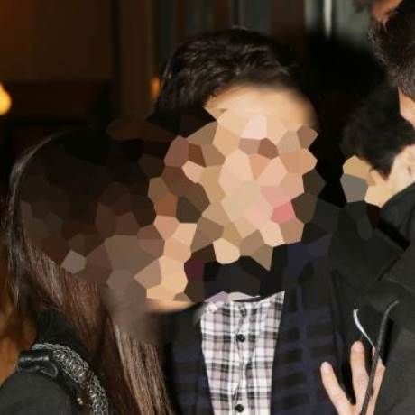 Σοβαρεύει το πράγμα:Έλληνας ηθοποιός γνώρισε στη μητέρα του την τραγουδίστρια σύντροφό του