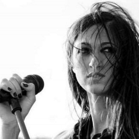 Η Παυλίνα Στυλιανού και οι μουσικοί της στο Beton7