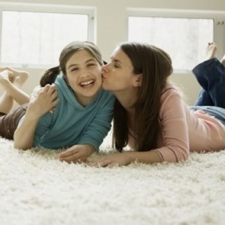 Αυτό είναι το κόλπο για να καθαρίσετε εύκολα και γρήγορα τα χαλιά σας