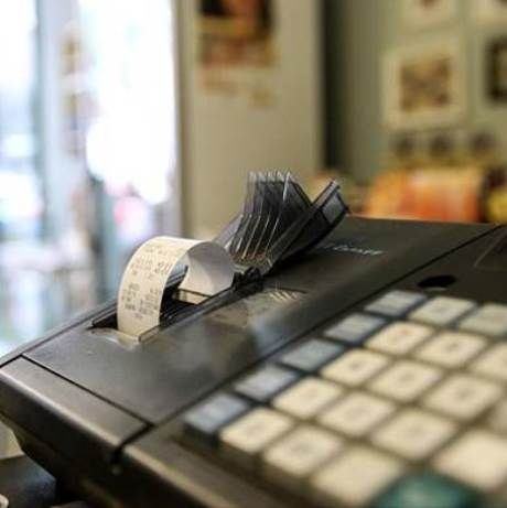 Θα μας τρελάνουν οι δανειστές - Θέλουν να αλλάξουν πάλι τον ΦΠΑ