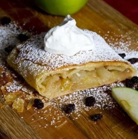 Συνταγή για πεντανόστιμο στρούντελ με μήλο και κανέλα