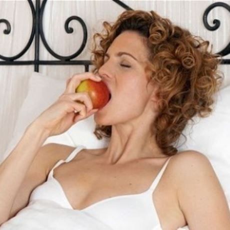 Ποιες τροφές μας βοηθούν να κοιμηθούμε