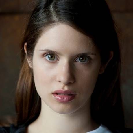 Γιατί όλη η Ευρώπη του θεάματος μιλάει σήμερα για τη Δάφνη Πατακιά